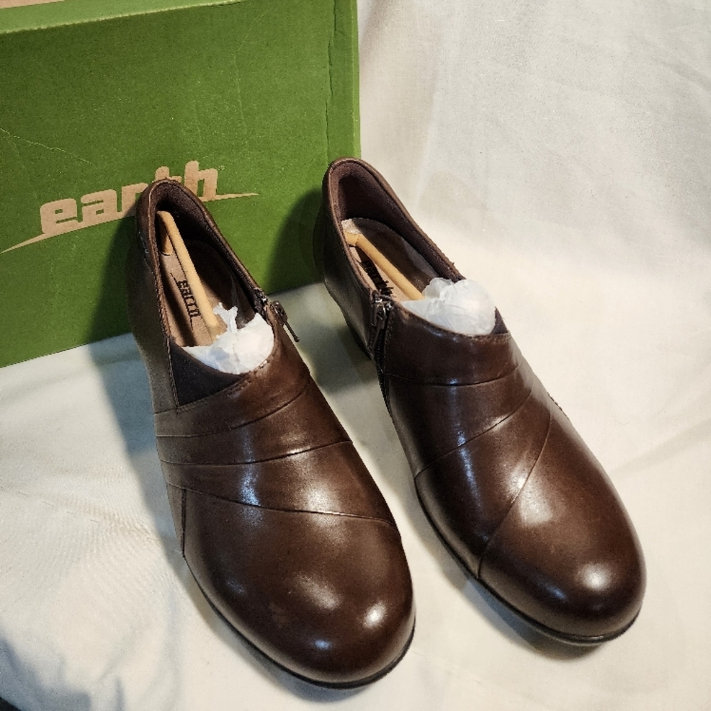 Earth "Glory" Brown Women's Shoes Size 9